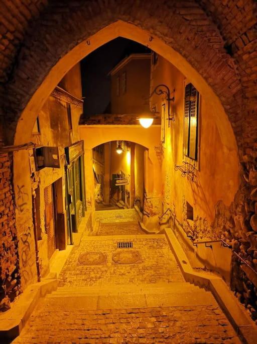 Charming Studio Ideal For Getaways Or Workations In Sibiu'S Medieval City Center Exterior photo